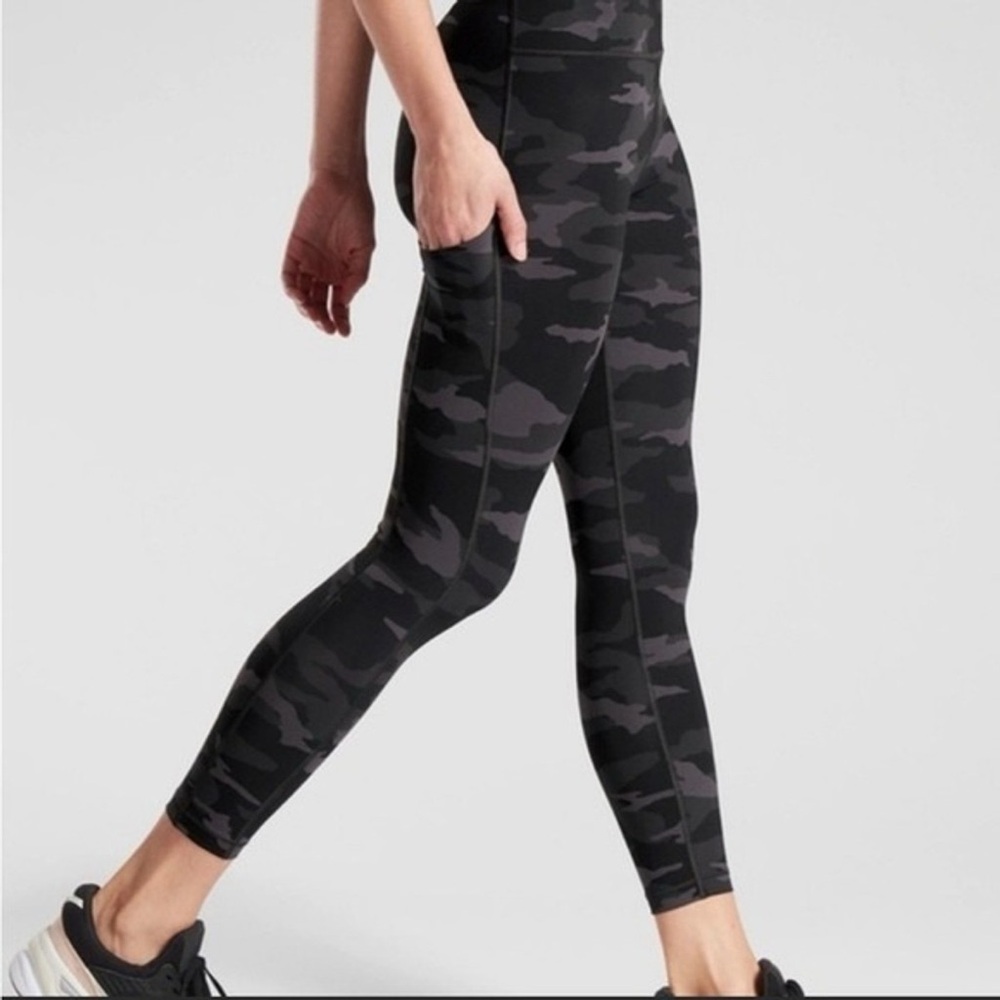 Athleta Ultimate Camo 7/8 High Rise Athletic Leggings Size 1X‎